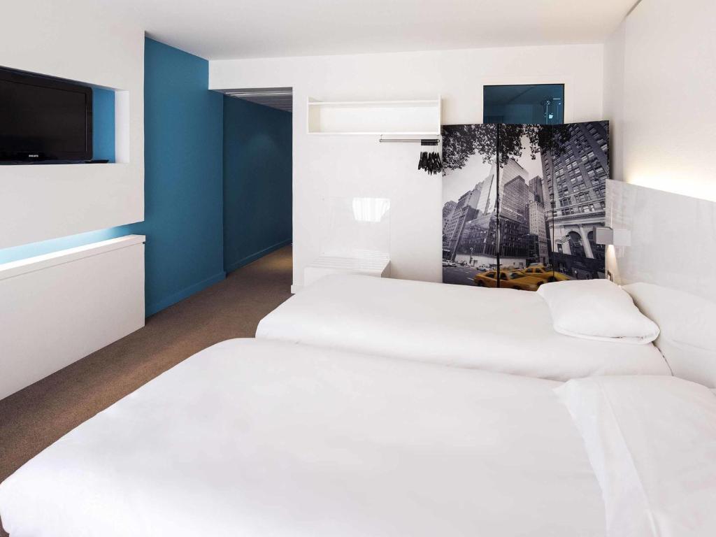 Ibis Styles Menton Centre - Superior Twin Room With Balcony