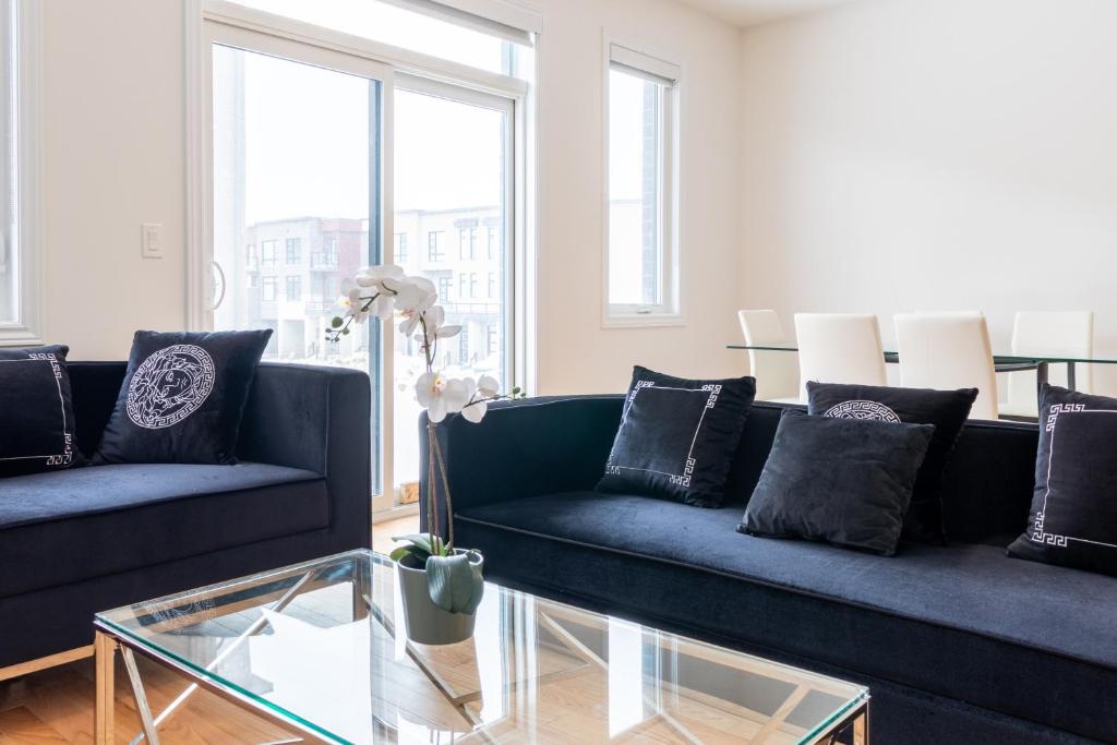 Χώρος καθιστικού στο Modern Stylish Retreat