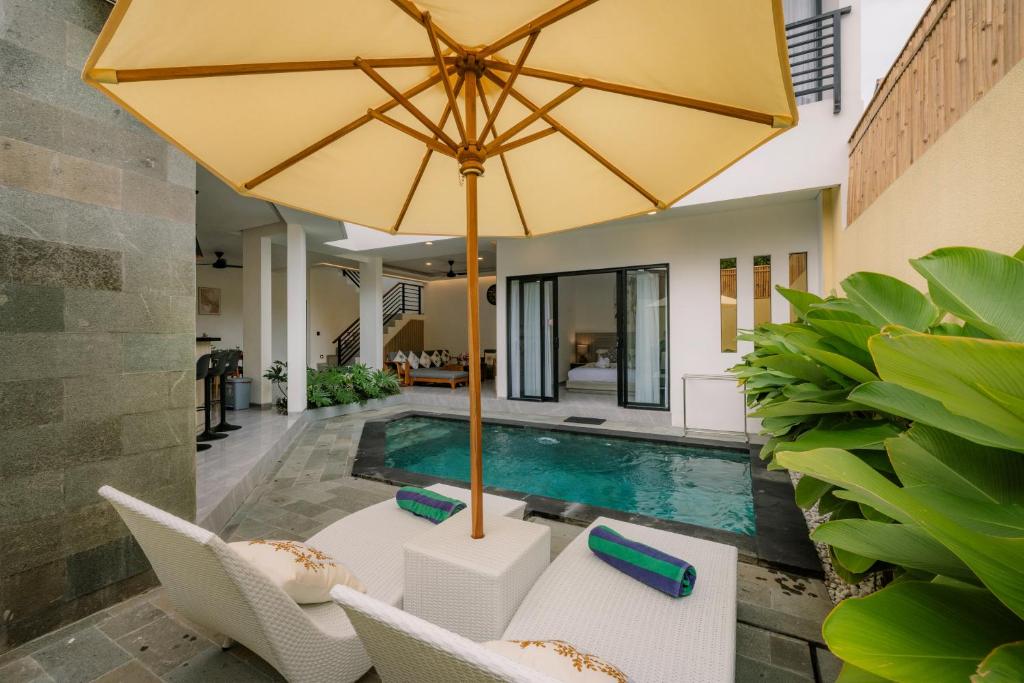 NEW! Villa Frost, Berawa - 3 Bedroom Pool Villa near Finns!, Canggu ...