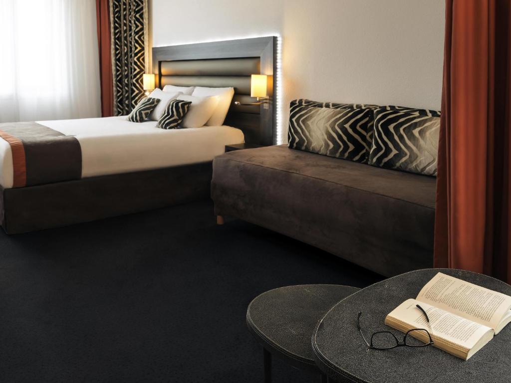 
Executive Suite One Double Bed and One Single Bed
