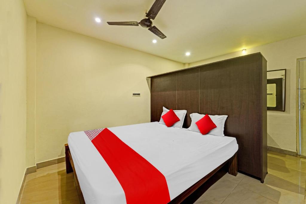 Postel nebo postele na pokoji v ubytování Hotel O Le Serenity Beach View Resort