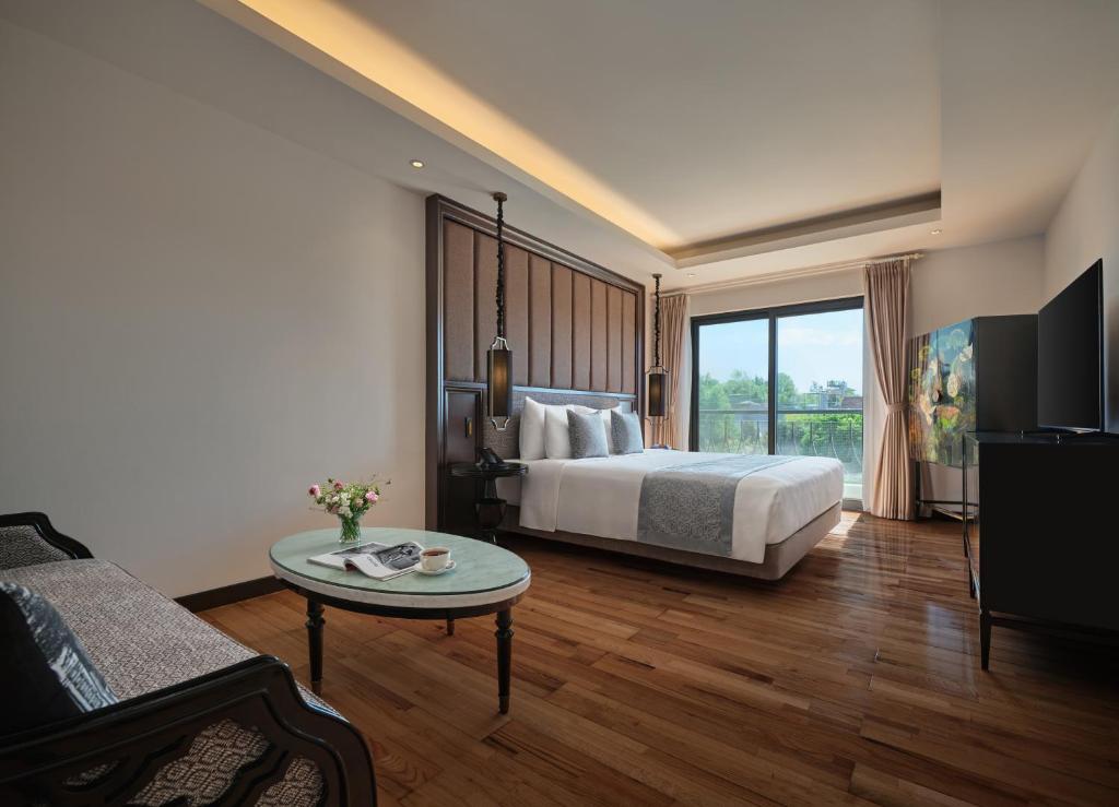 Phòng Deluxe Giường Đôi Có Ban Công