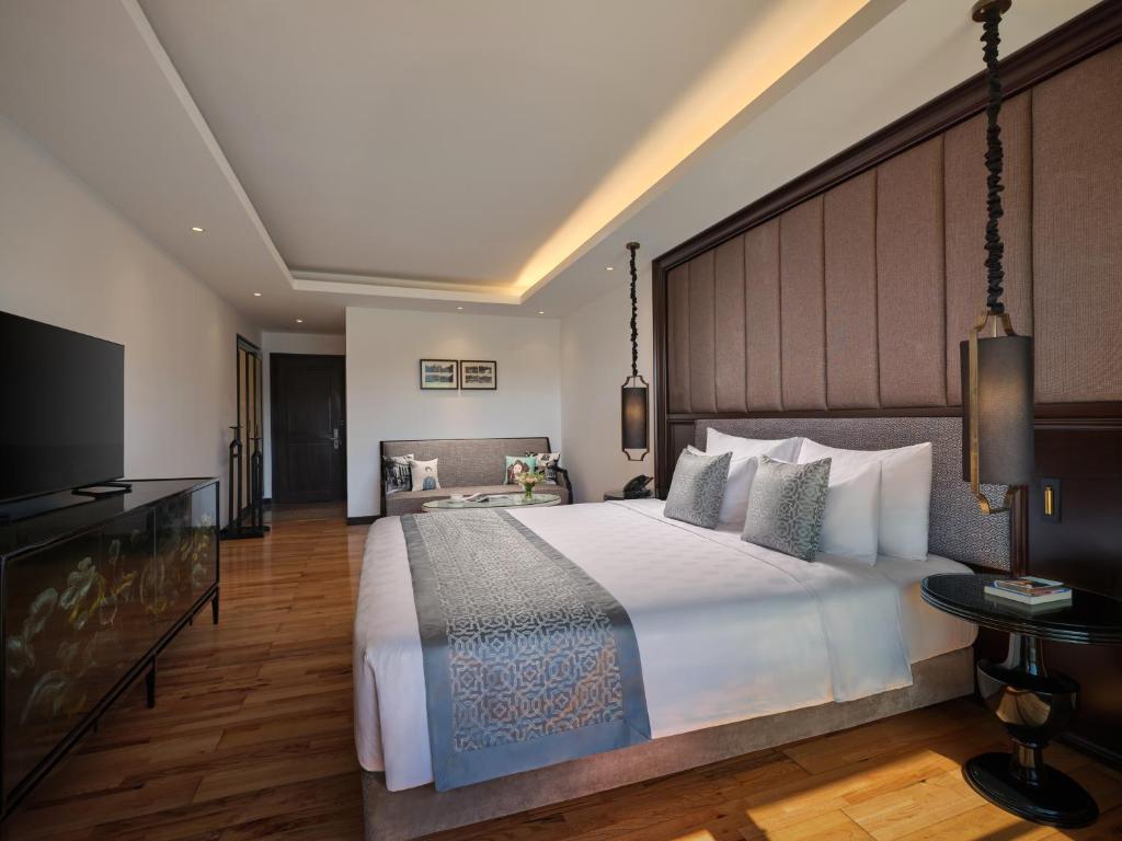 Phòng Deluxe Giường Đôi Có Ban Công