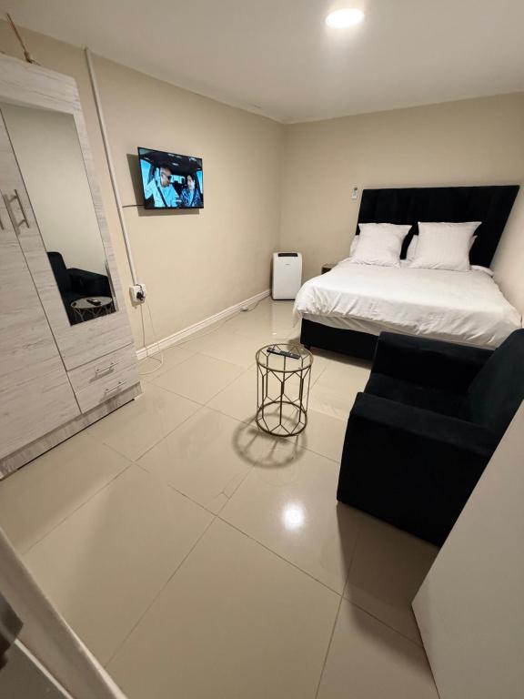 Postel nebo postele na pokoji v ubytování Joy House