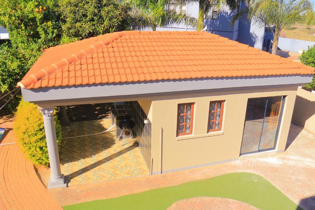 Lobone's Apartments Phakalane
