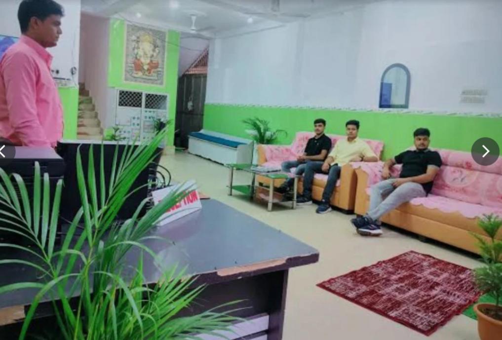 Επισκέπτες που μένουν στο Hotel Luxury Heaven