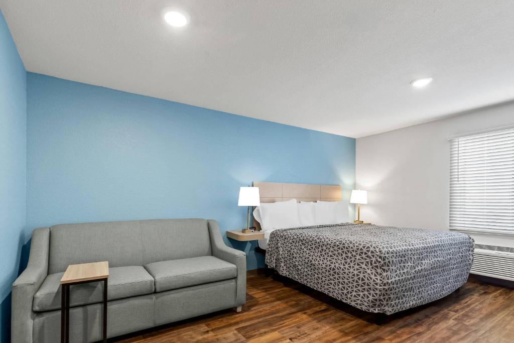 WoodSpring Suites St Peters-OFallon photo