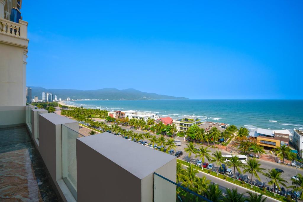 Studio Nhìn Ra Biển