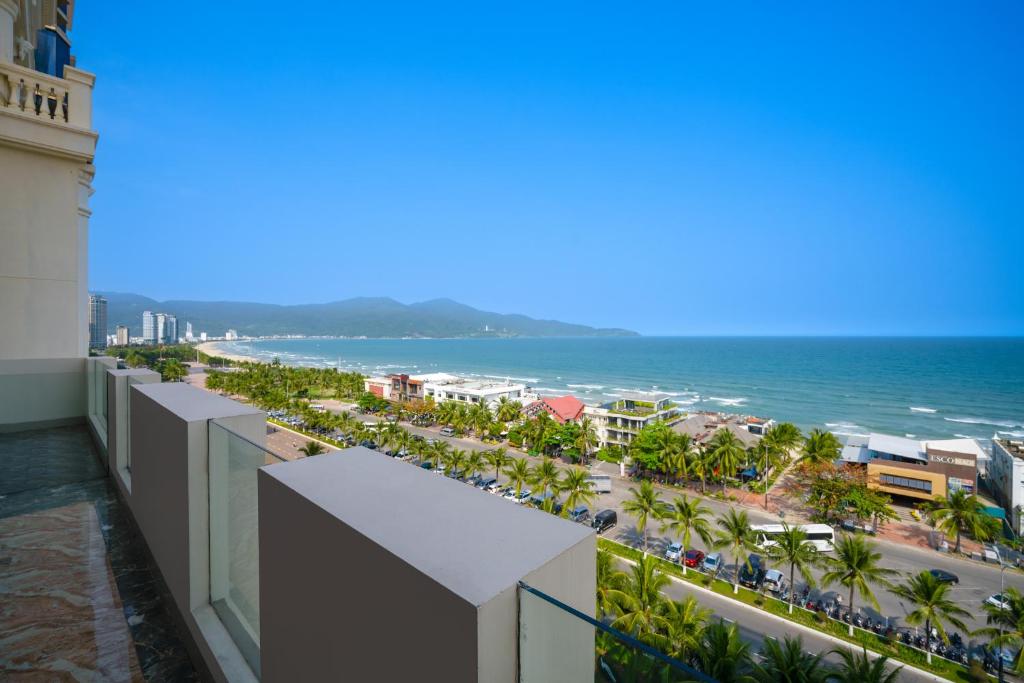 Studio Nhìn Ra Biển