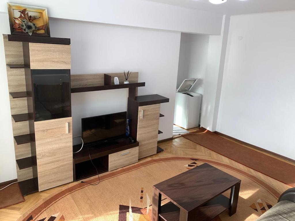 Μια τηλεόραση ή/και κέντρο ψυχαγωγίας στο Old Center Apartment