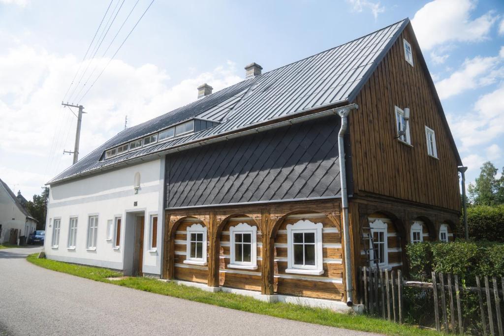 Tòa nhà nơi nhà nghỉ dưỡng tọa lạc