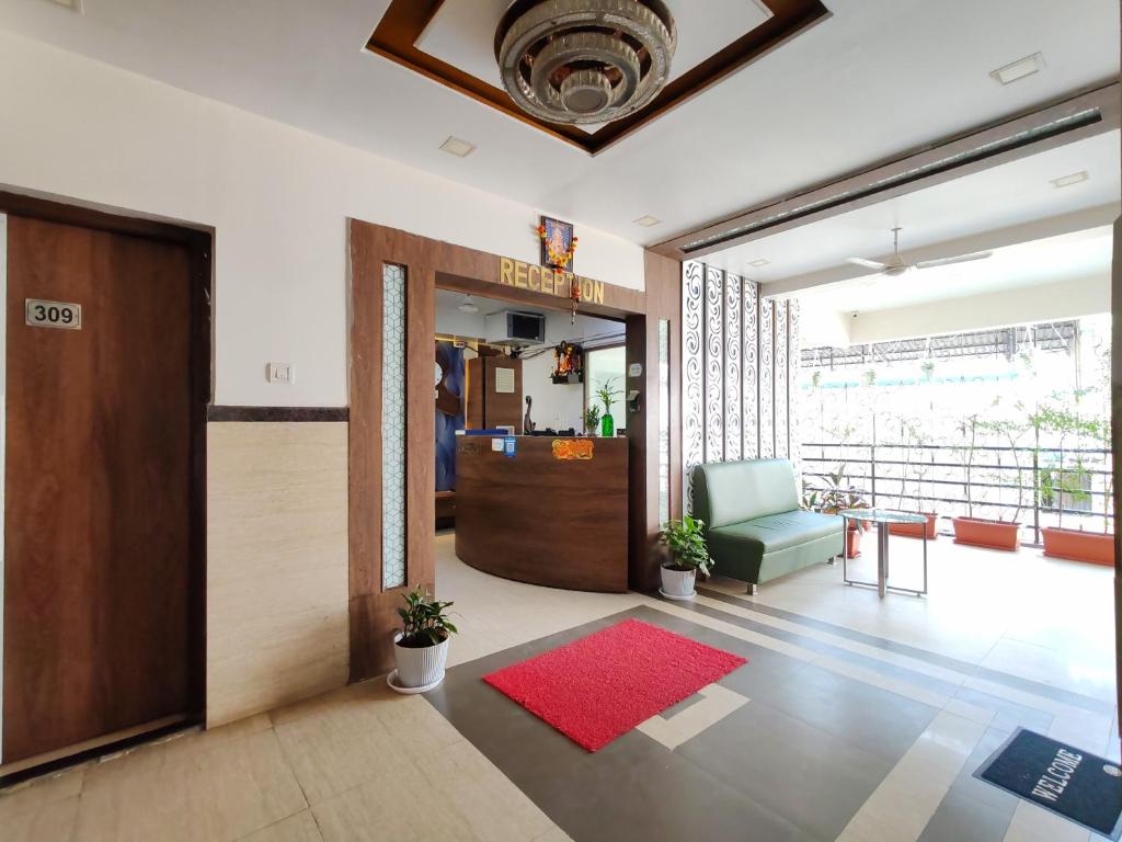 Χώρος καθιστικού στο Great Samrat Residency