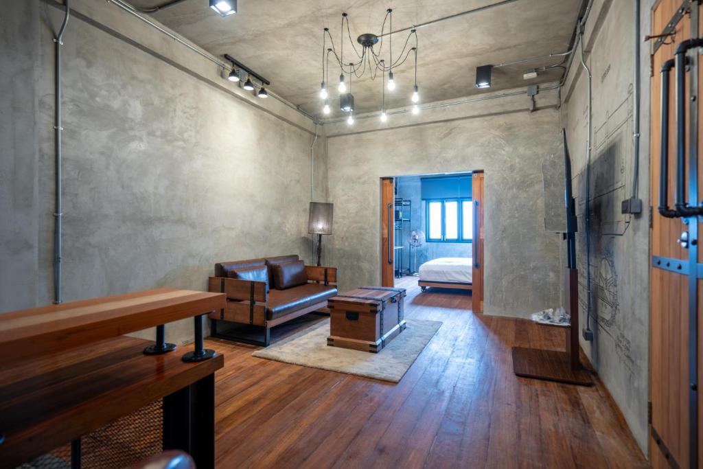 House of Machine Boutique Hotel - 11