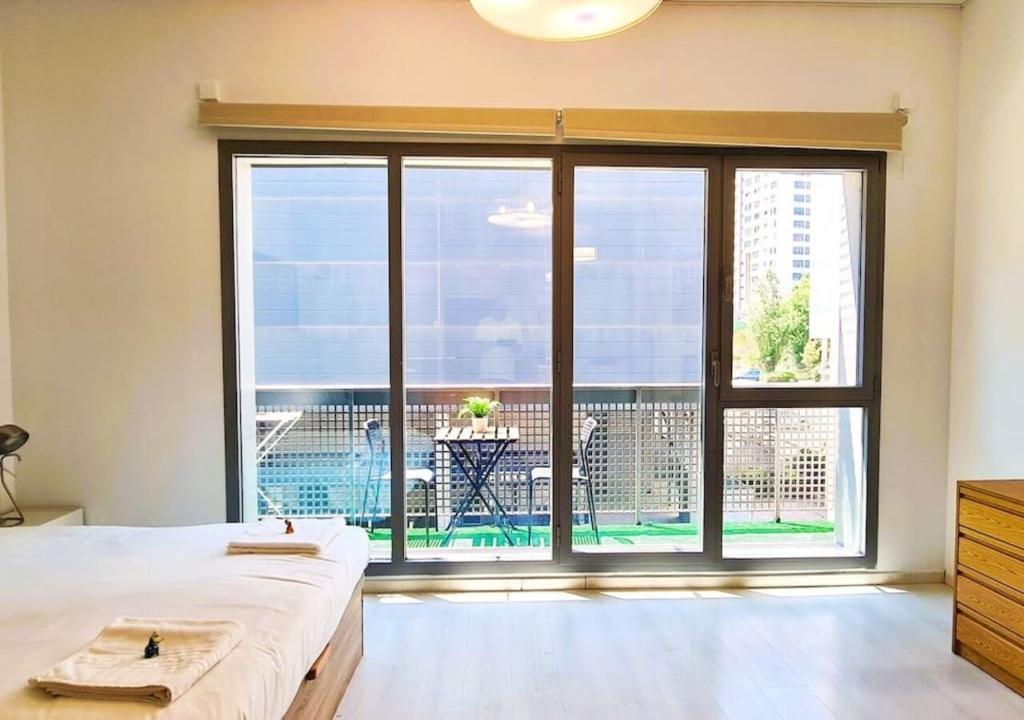 Oshun Sanchinarro Seasonal Living Lofts - One-Bedroom Apartment With Balcony