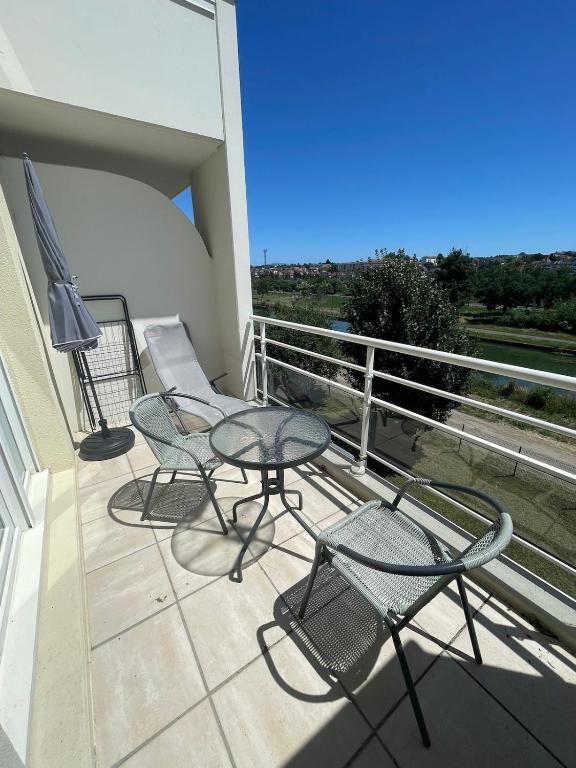 Bord du Canal 134 Logement Terrasse Mulhouse – photo 6