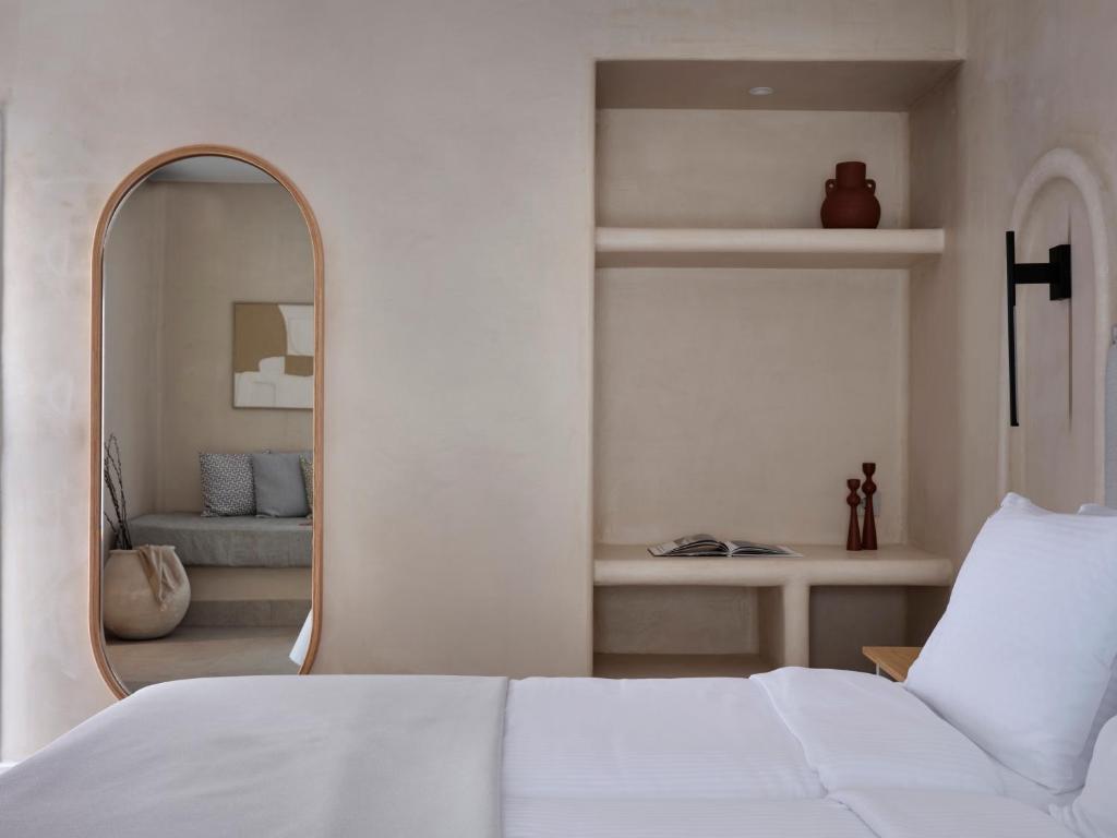 Salt Suites Paros - 11