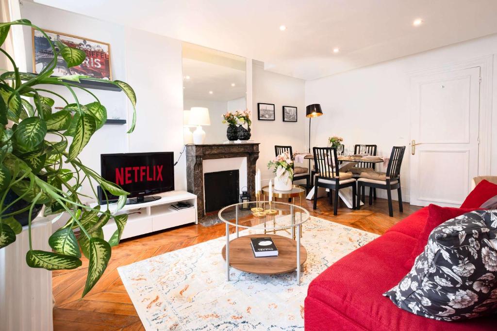 6 Guests Flat Champs Elysees 2 BDR