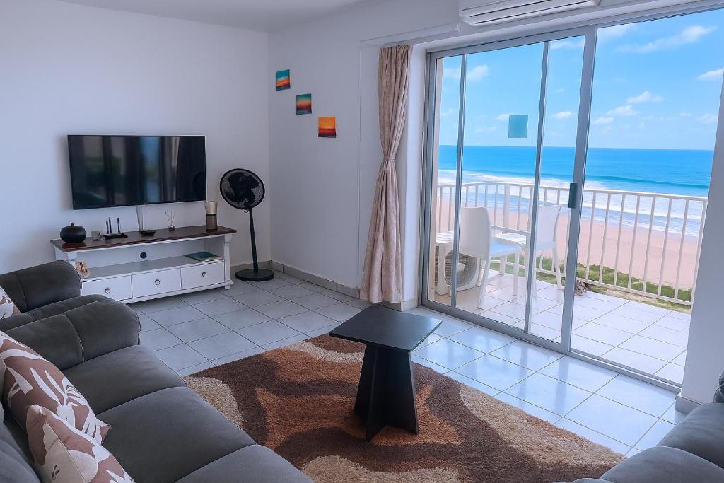 Γενική θέα στη θάλασσα ή θέα στη θάλασσα από  αυτό το διαμέρισμα