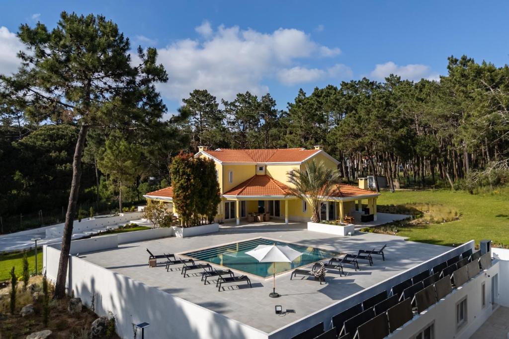 Το κτήριο όπου στεγάζεται  η βίλα