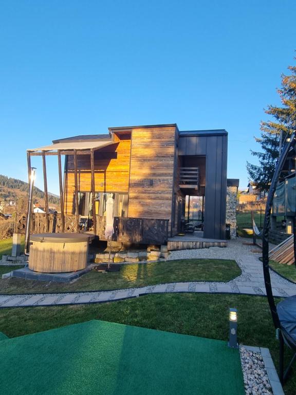 Budova, kde se chata nachází