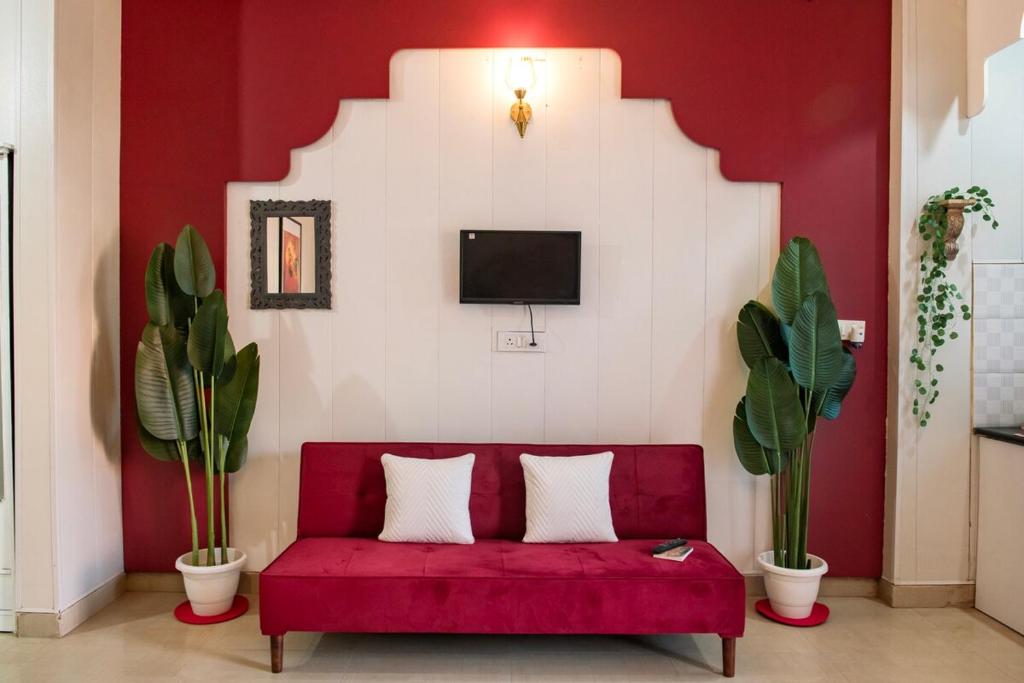 Μια τηλεόραση ή/και κέντρο ψυχαγωγίας στο Cherry Blossom- Isckon Retreat center of Vrindavan