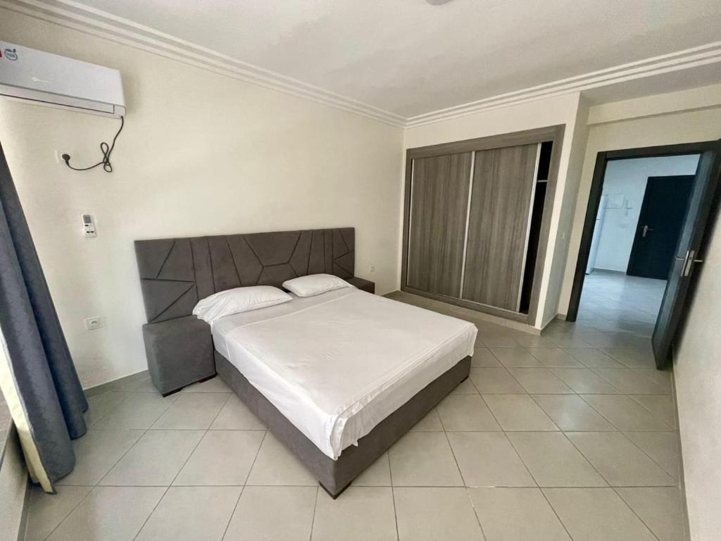 Ένα ή περισσότερα κρεβάτια σε δωμάτιο στο malabata tanger