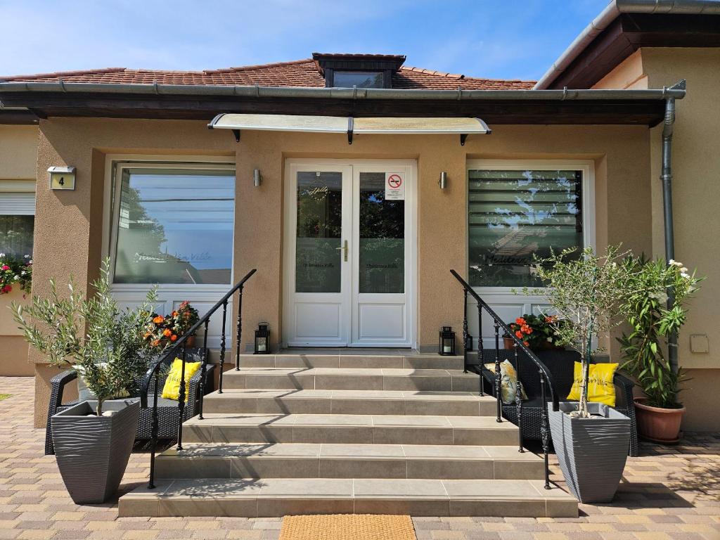 Exteriér nebo vchod ubytování Mediterrán Villa Kecskemét