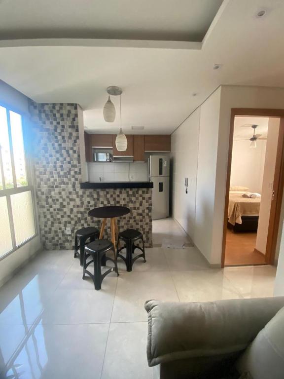 Køkken eller tekøkken på Lindo apto com portaria 24h, região central