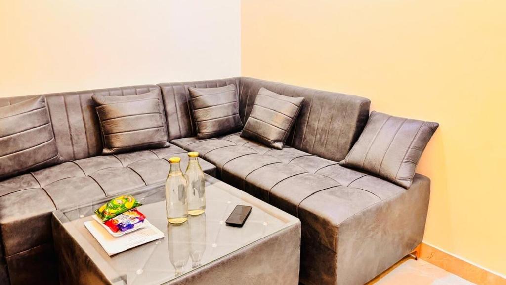 Χώρος καθιστικού στο Elfin luxe Homes 1 BHK flat