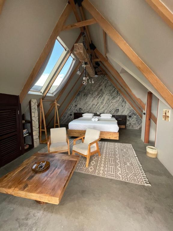 Ένα ή περισσότερα κρεβάτια σε δωμάτιο στο MAWE VILLA on Champagne Ridge, Romantic Getaway