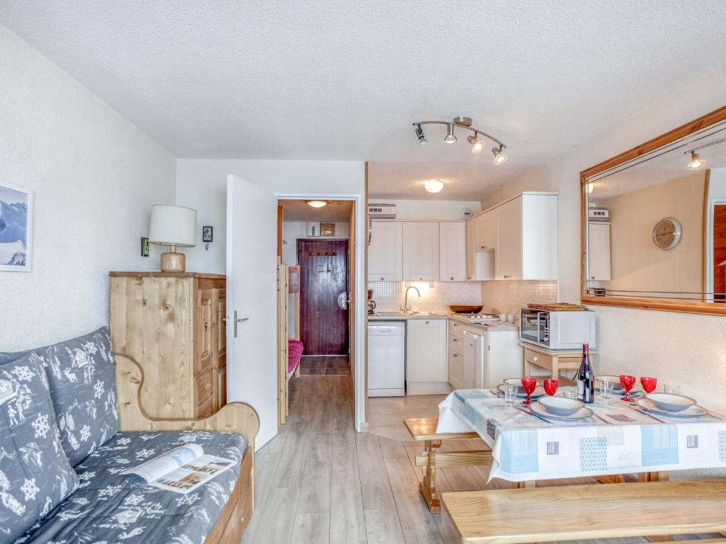 Studio Les Tommeuses - Val Claret-26 by Interhome