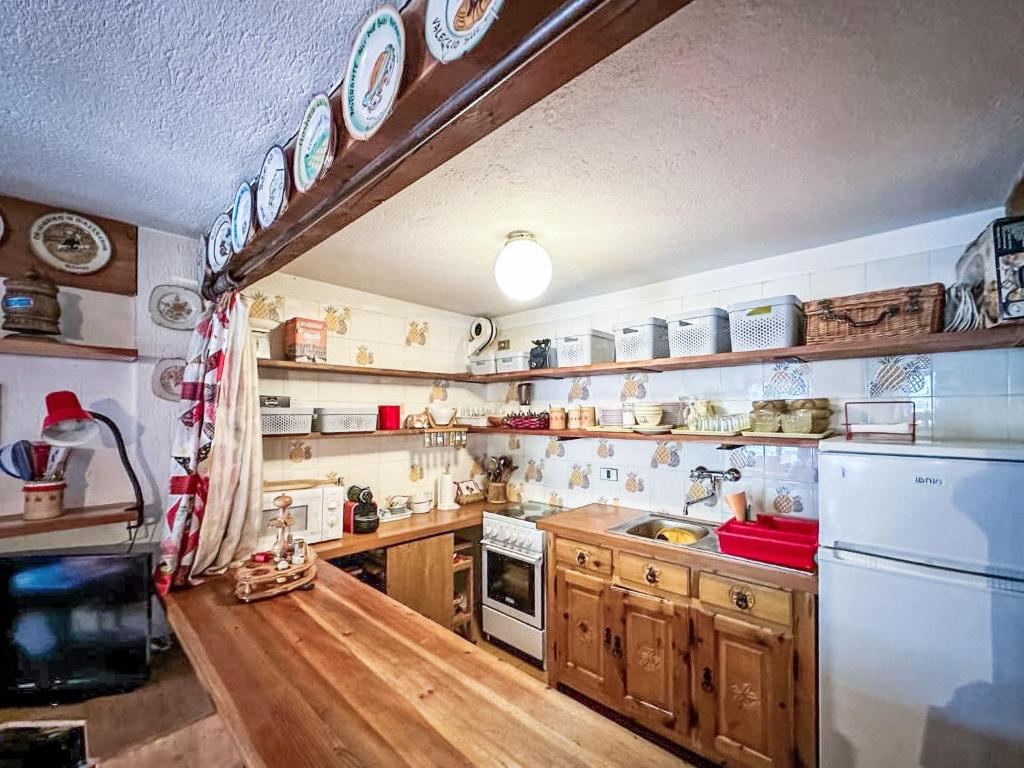 Η κουζίνα ή μικρή κουζίνα στο Holiday Home Verrand by Interhome