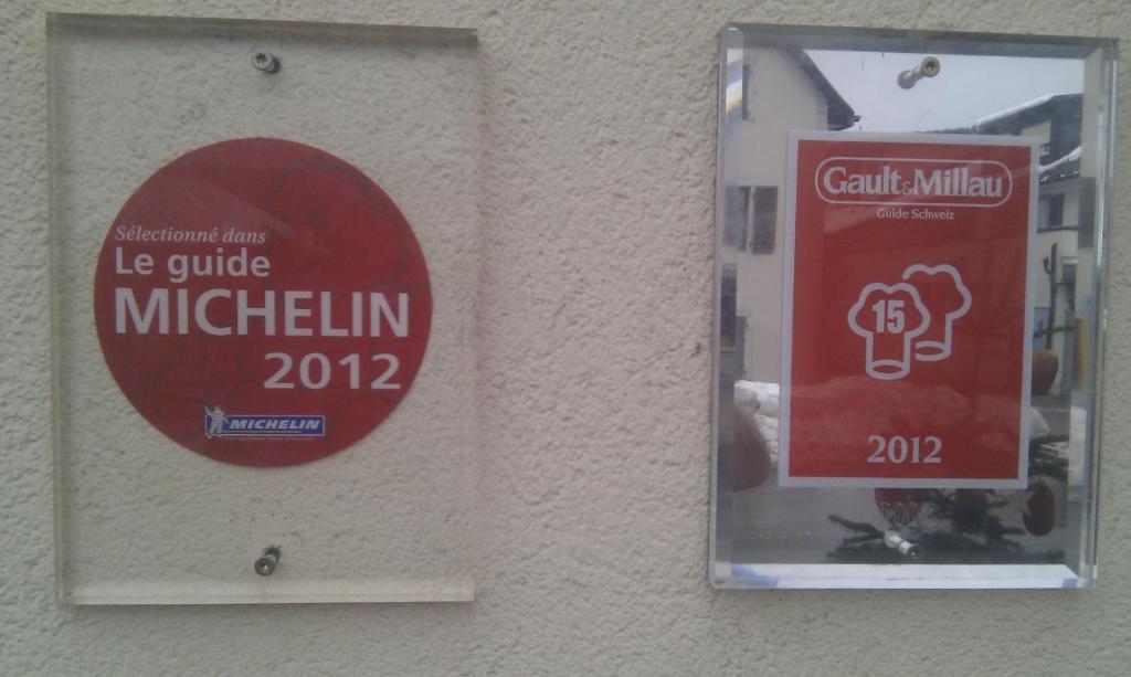 Certifikát, hodnocení, plakát nebo jiný dokument vystavený v ubytování Hotel de Commune