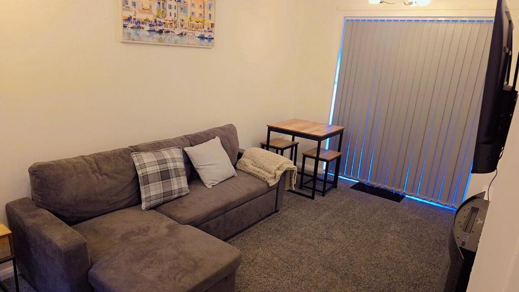 Χώρος καθιστικού στο Cosy newly refurbished home away from home