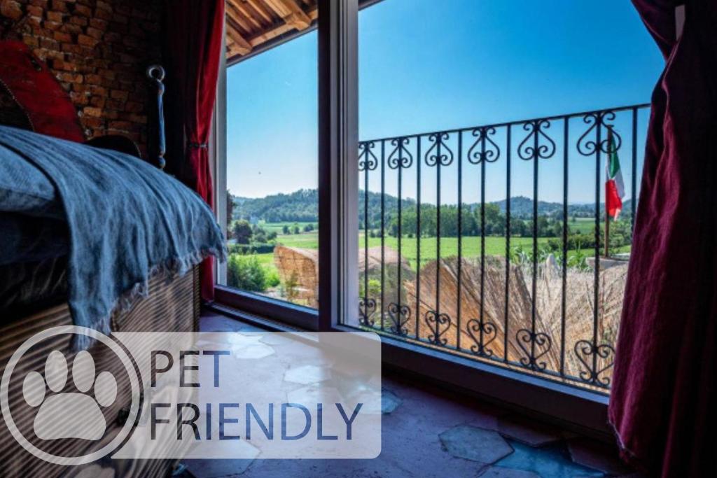 Μπαλκόνι ή βεράντα στο Suites con Vista Panoramica e Home Restaurant - Pet Friendly nel Monferrato