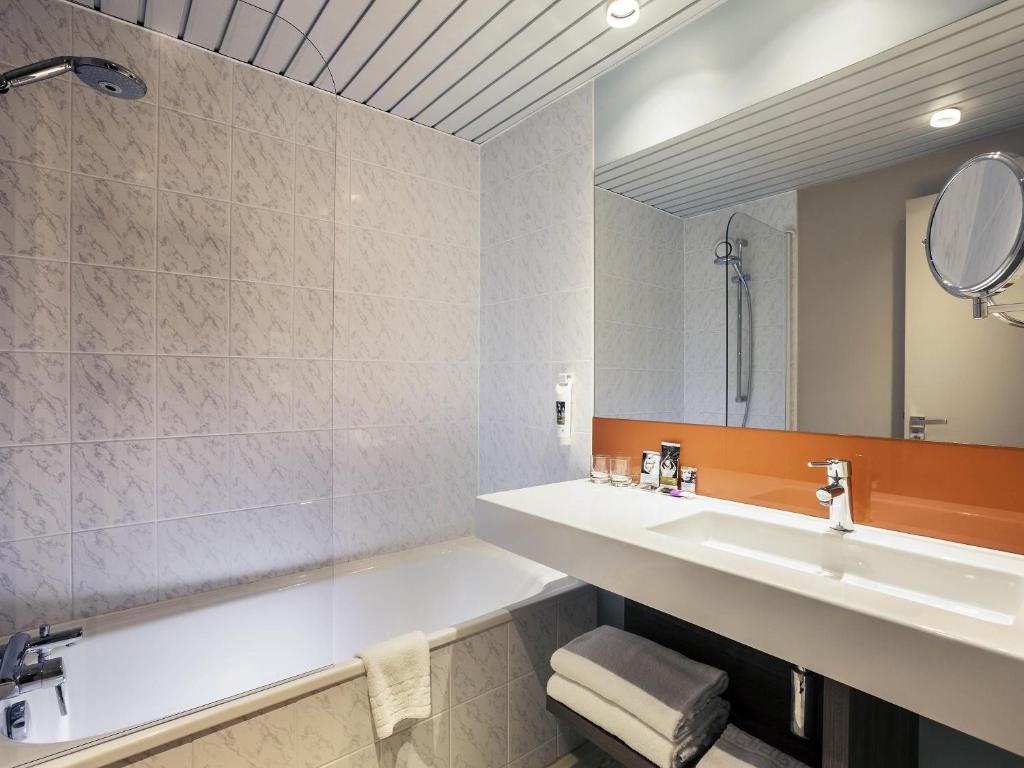 Hôtel Mercure Marne-la-Vallée Bussy St Georges photo