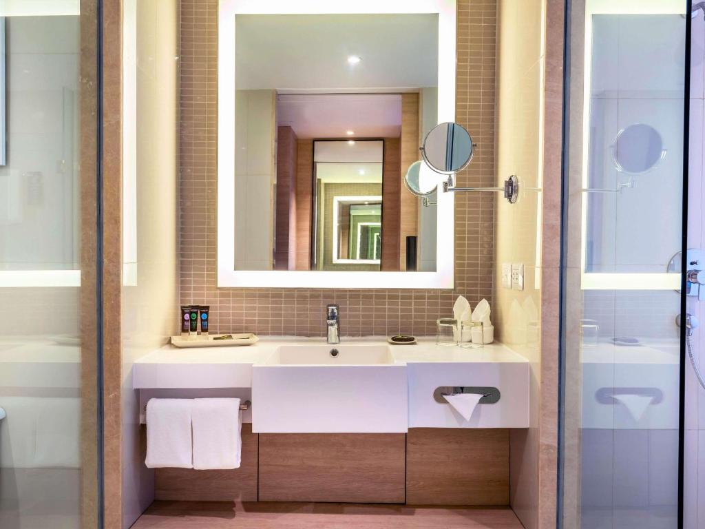 Novotel Phuket City Phokeethra - Superior King Room