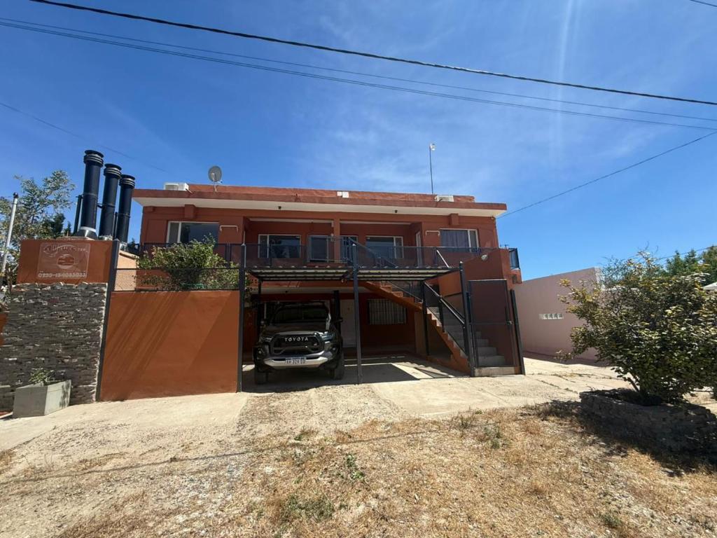 Το κτήριο όπου στεγάζεται  το διαμέρισμα