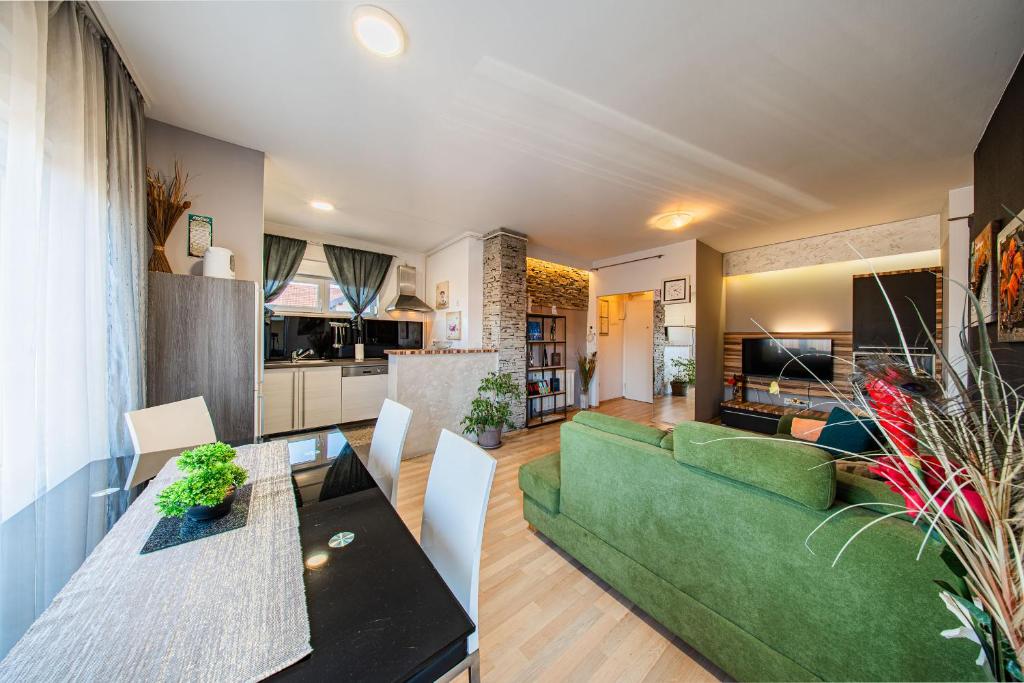 Köök või kööginurk majutusasutuses Flexible SelfCheckIns 202 - Zagreb - 1 Bedroom - Loggia