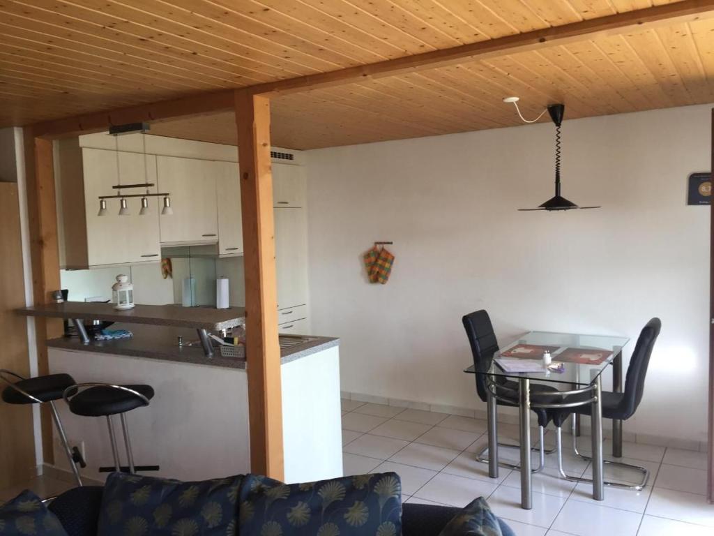 Η κουζίνα ή μικρή κουζίνα στο Haus Am See