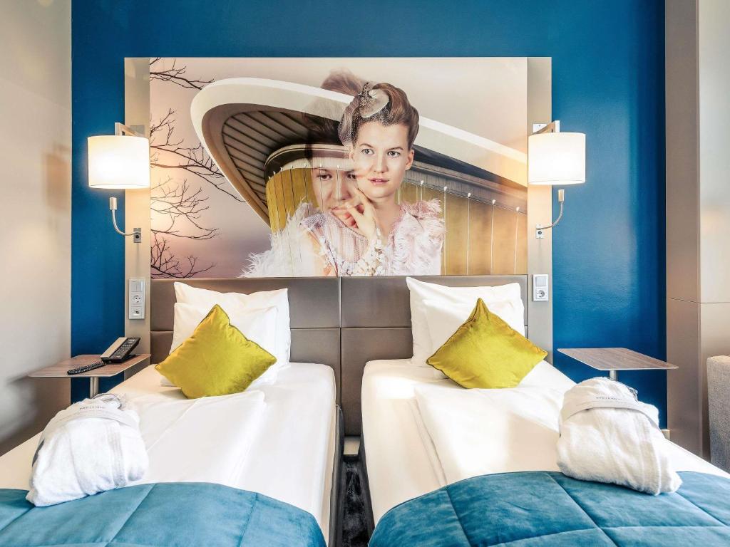 MERCURE Hotel Berlin Wittenbergplatz - Superior Suite With 2 Single Beds And Sofa