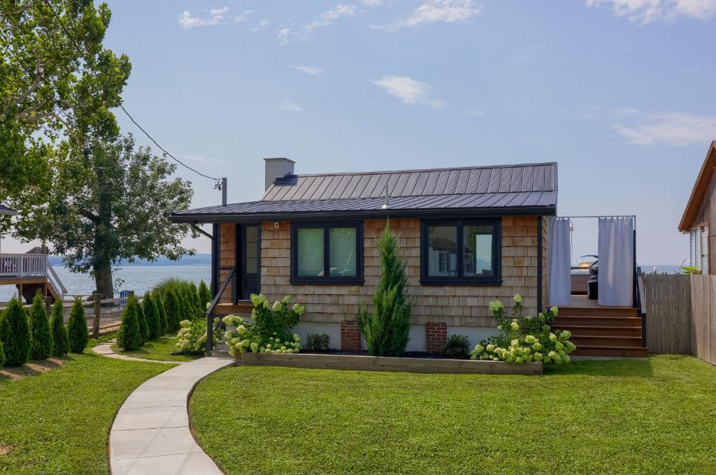 Příroda nedaleko venkovského domu