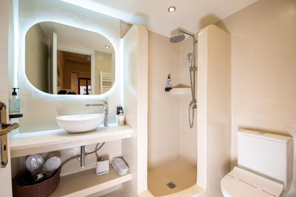 Ampolis Guest House - 9