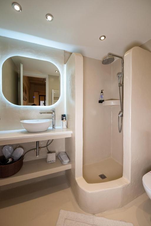 Ampolis Guest House - 10