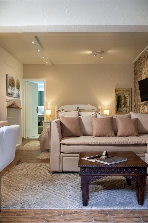 Ampolis Guest House - 3