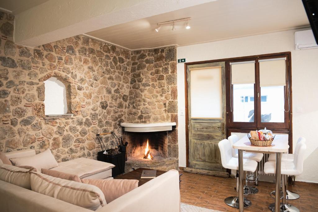 Ampolis Guest House - 6