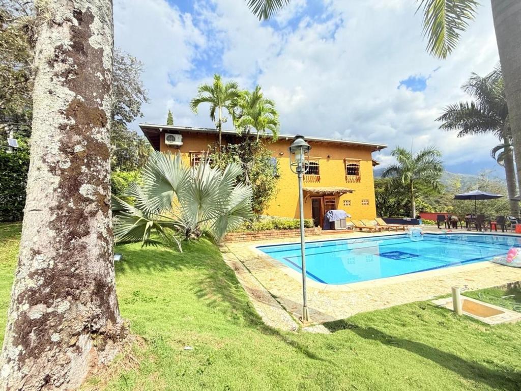 Bazén v ubytování Paradise San Jeronimo Parcelacion 6BR AC Pool nebo v jeho okolí