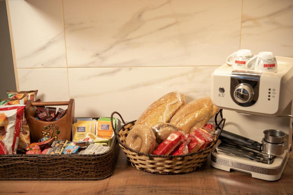 Ampolis Guest House - 19