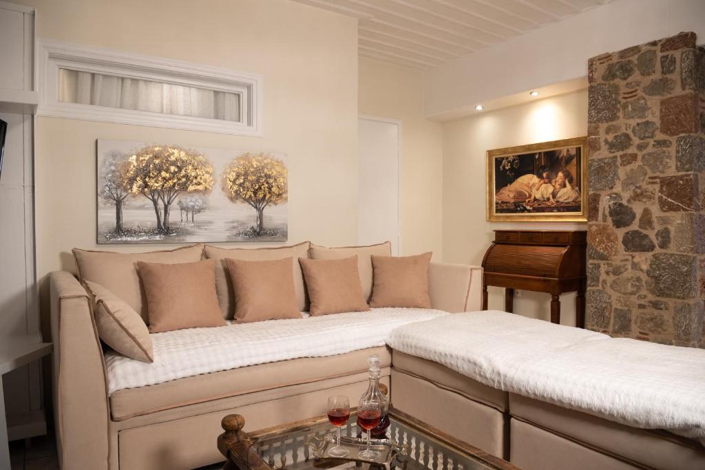 Ampolis Guest House - 15