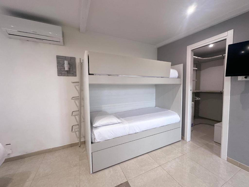 torquemada beach club - Apartment With Garden View